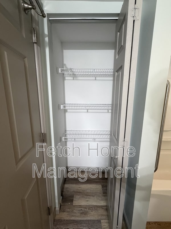 Building Photo - 34 N Lee St