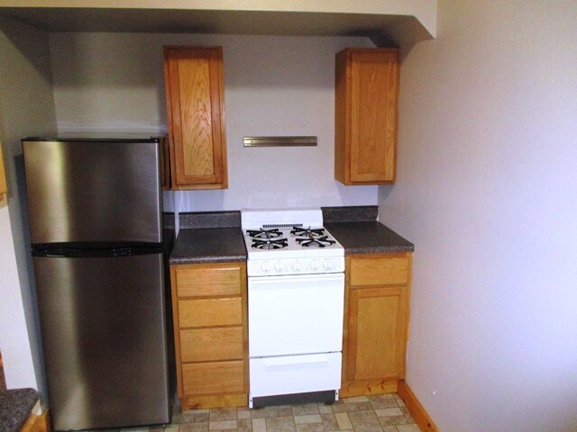 Building Photo - 306 S Gridley St