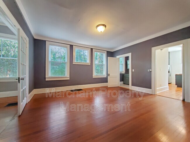 Building Photo - 9 David St