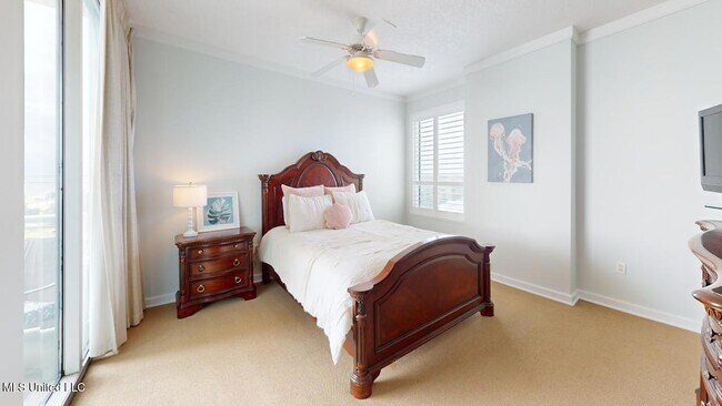 Building Photo - 2060 Beach Blvd