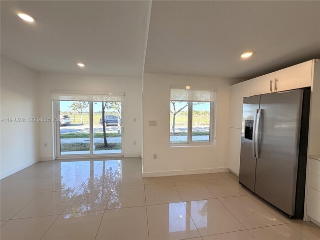 Building Photo - 25823 SW 145th Ave