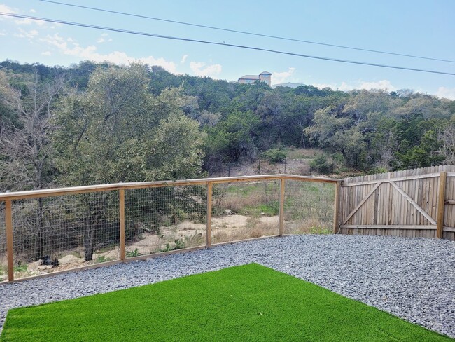 Building Photo - Beautiful SFH Available For Rent! Located ...