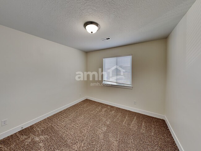 Building Photo - 1641 E Tumwater Ln