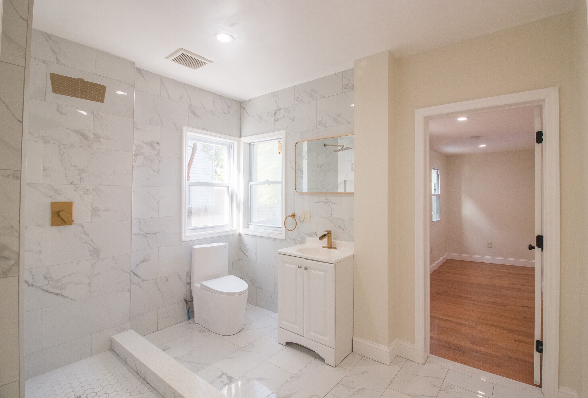 Primary bathroom - 187-189 Littleton Ave