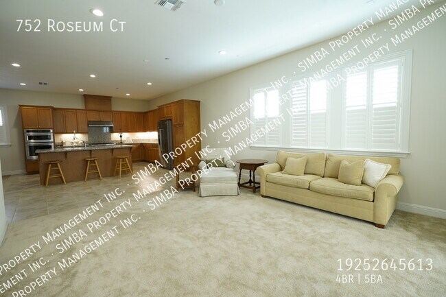 Building Photo - 752 Roseum Ct