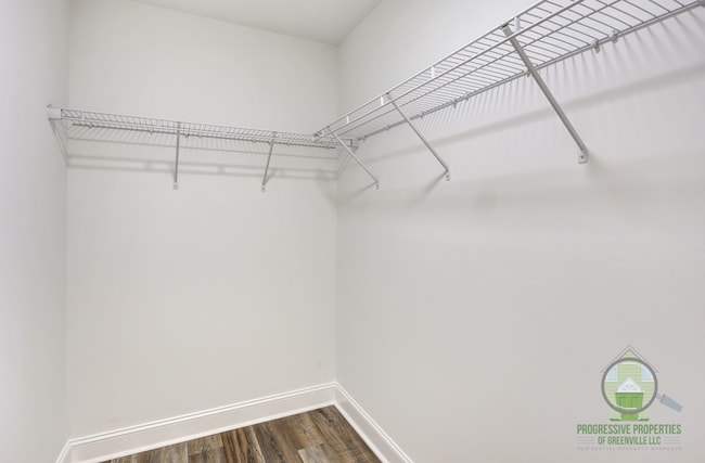 Building Photo - 107 Lyman Lodge Rd