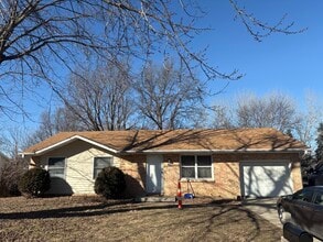 Building Photo - 1714 Village O Dr