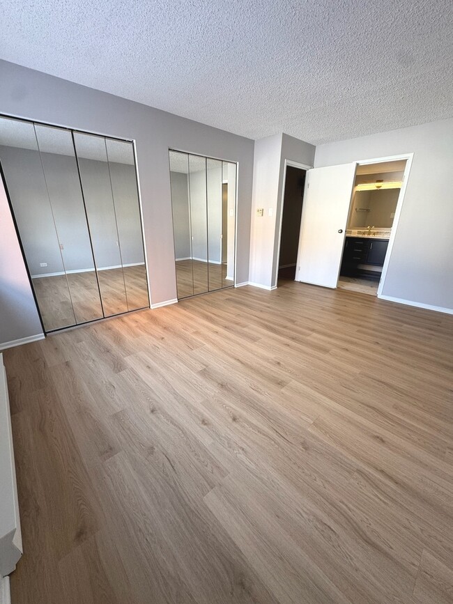 Building Photo - 234 Circle Ave