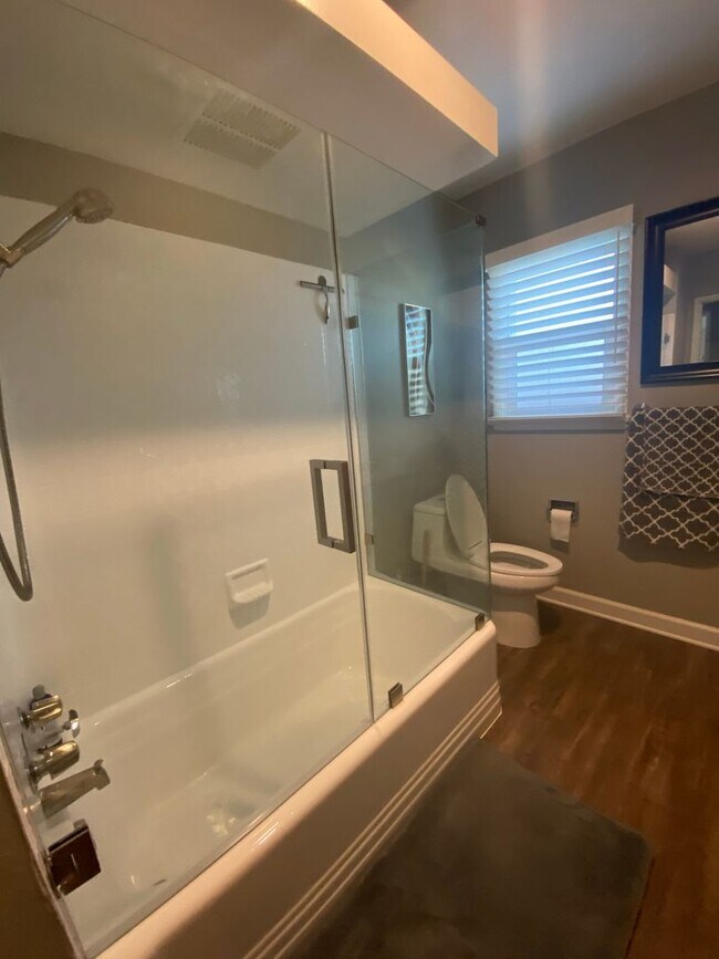 Building Photo - 3BD/2BA Beautiful Riverside Home!!