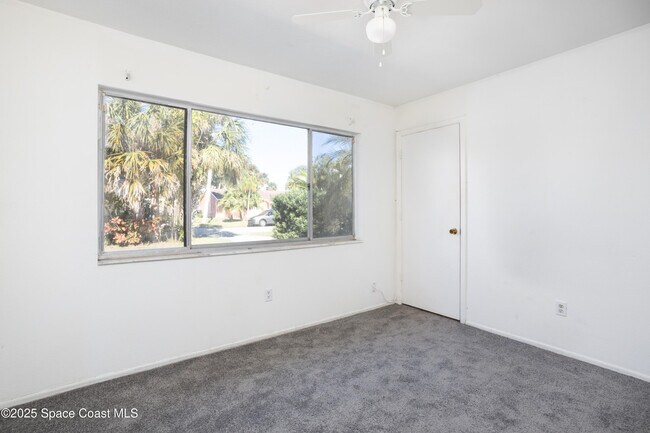 Building Photo - 1202 Linmoor Cir NE