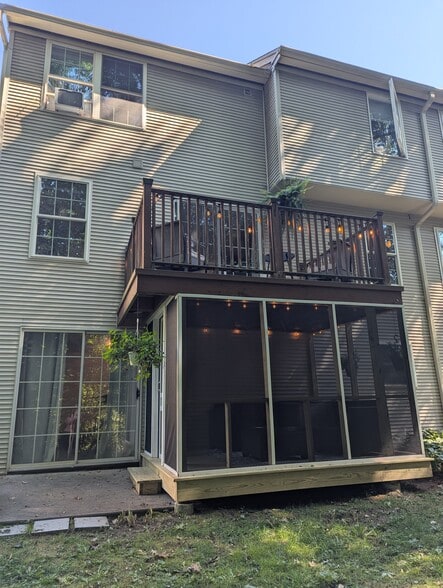 Building Photo - 190 Deer Ln
