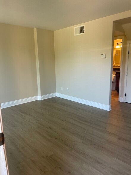 Building Photo - 3969 Nobel Dr