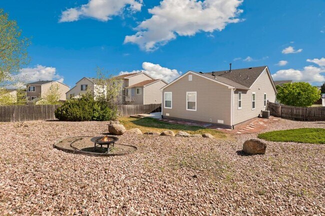 Building Photo - 8703 Silver Glen Dr