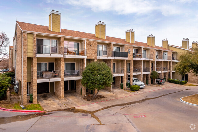 Building Photo - The Brownstone Townhomes