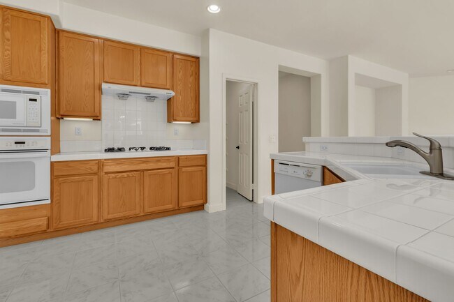 Building Photo - 10 Clearwater Cove