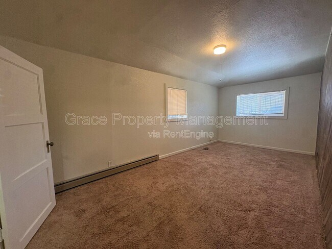 Building Photo - 1343 Del Mar Pkwy