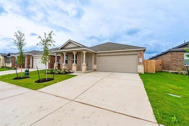 Building Photo - 200 Camargue Dr