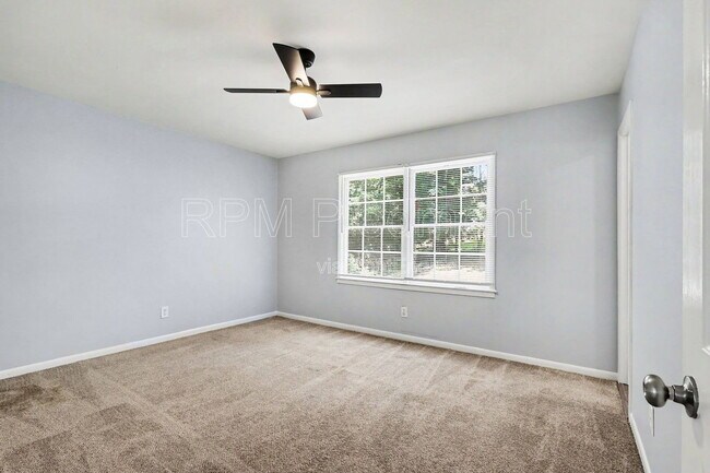 Building Photo - 2642 Hatfield Cir SE