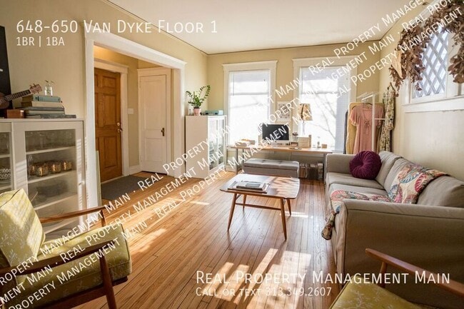Building Photo - 648-650 Van Dyke Floor 1-