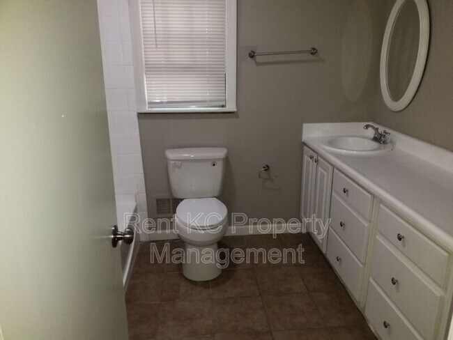 Building Photo - 4608 Ridgeway Ave