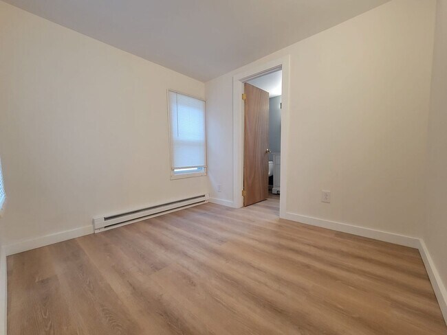 Building Photo - 510 N Albany St