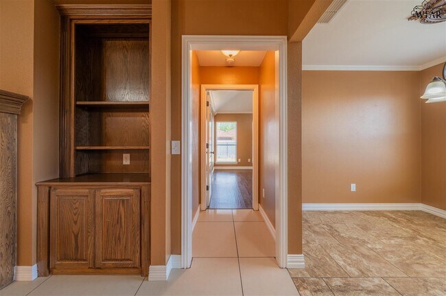 Building Photo - 6027 Laci Ln