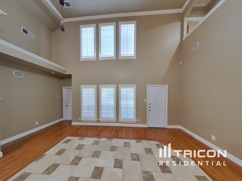 Building Photo - 1609 Teakwood Dr