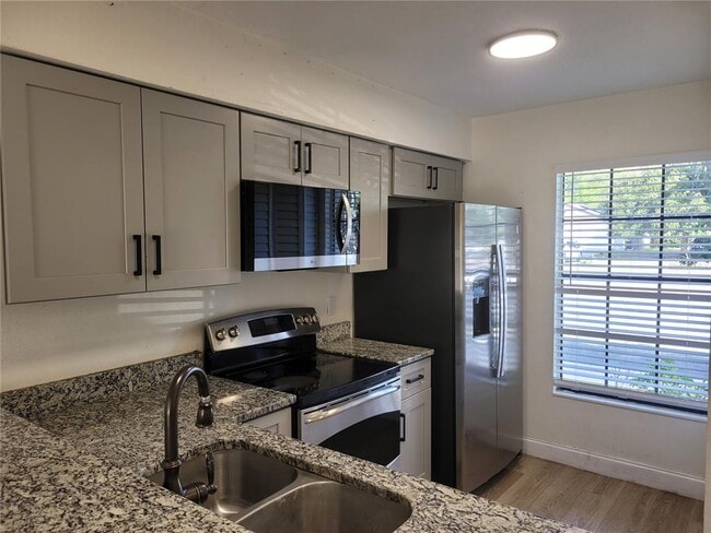 Building Photo - 1236 Dovehill Dr