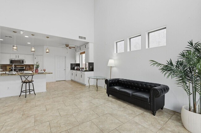 Building Photo - 6843 S 26th St