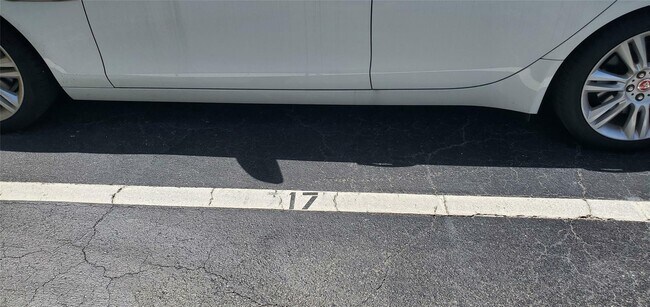 Building Photo - 1161 Hillsboro Mile