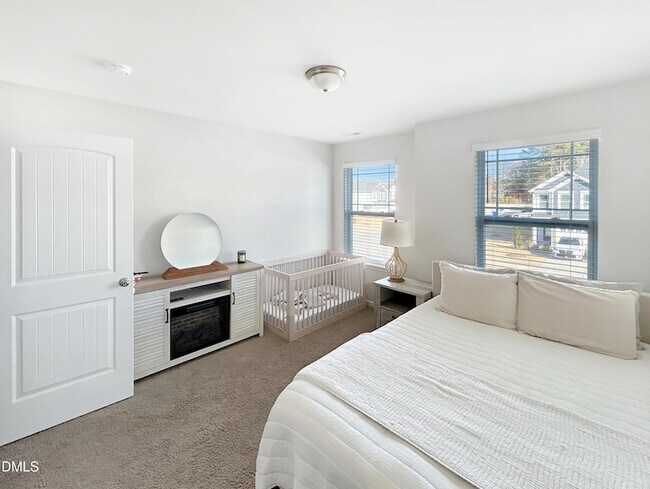 Building Photo - 779 Creekway Dr