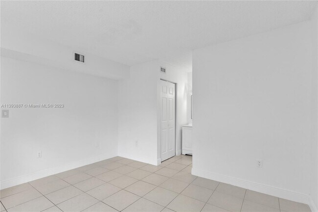 Building Photo - 15665 SW 74th Cir Dr
