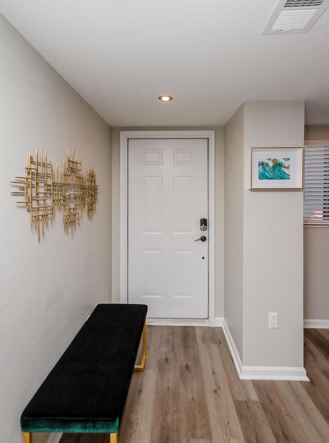 Building Photo - 1002 Windsong Cir