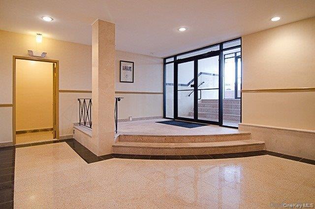 Building Photo - 135 3rd Ave