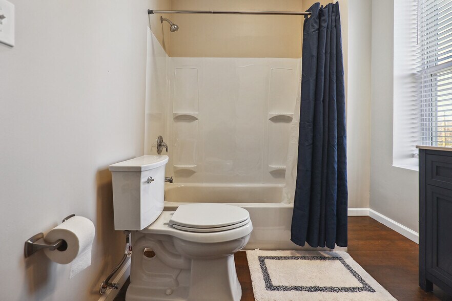 Building Photo - 5641 Cates Ave