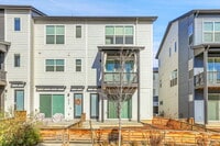 Building Photo - $2,500 - 2 Bed, 2 Full Bath Townhome In Broomfield with Central AC and In Unit Laundry!