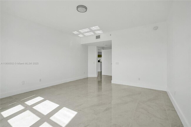 Building Photo - 14951 Royal Oaks Ln