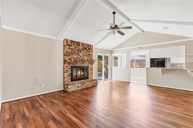Building Photo - 2022 Fir Springs Dr