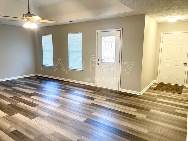 Building Photo - 460 Mountainview Dr
