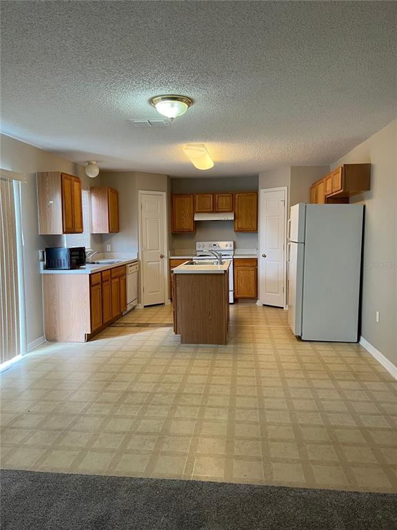 Building Photo - 1761 Pompano Dr