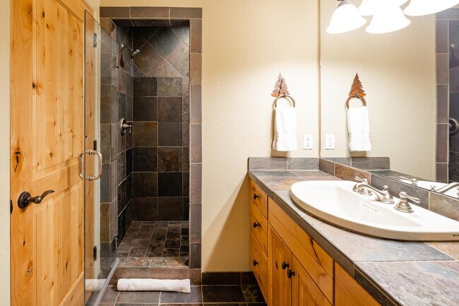 Building Photo - 4 Full Moon Rd