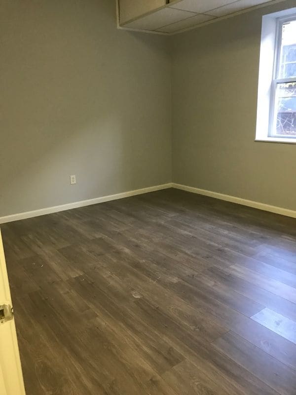 Building Photo - 464 Pratt St Ext