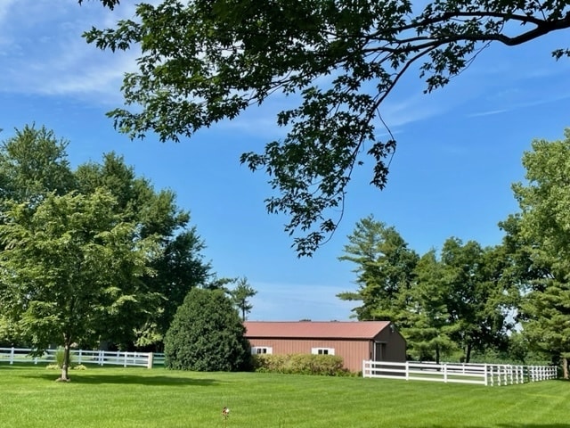 Building Photo - 2S920 Hickory Ln