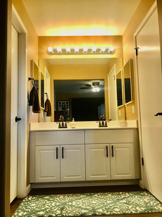 Building Photo - Ocean, Mountains & Sunset Views - 27 PV Panels