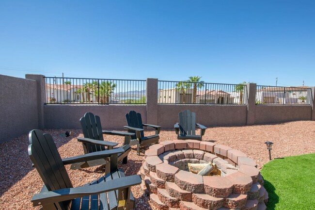 Building Photo - 1800 Burgundy Dr