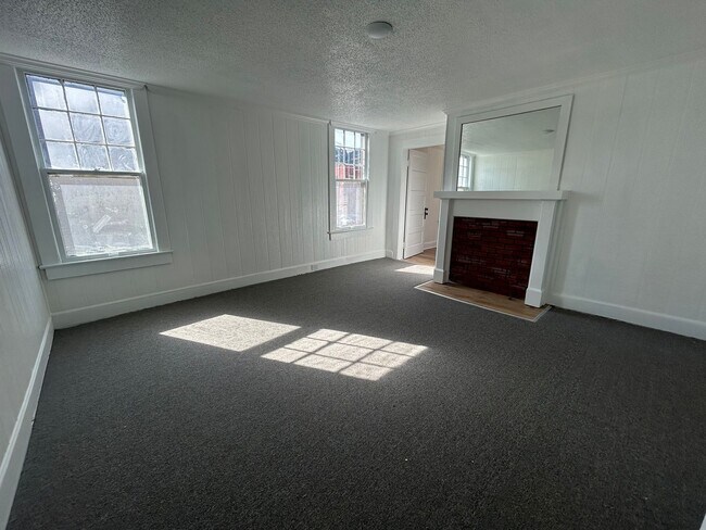 Building Photo - 130 E Franklin St