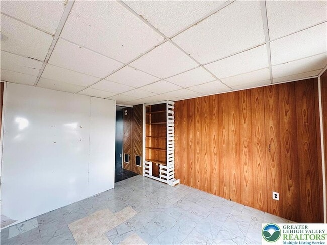 Building Photo - 637 N Penn St