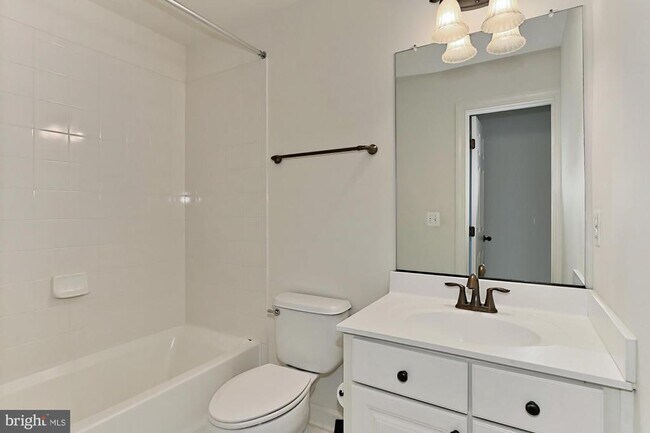 Building Photo - 478 Ferdinand Day Dr