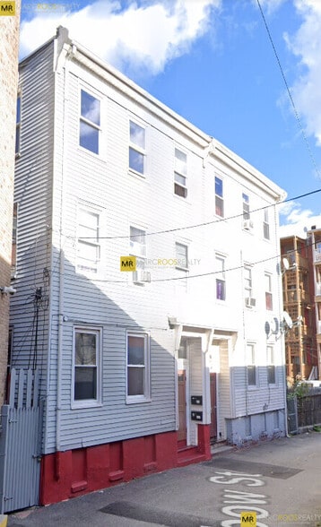 Primary Photo - 2 Elbow St