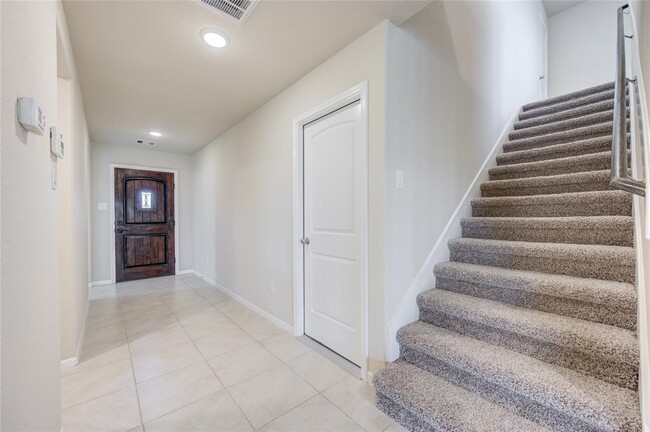 Building Photo - 2915 Iron Range Ct